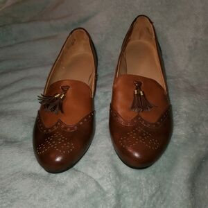 Naturlizer two toned brown loafer
